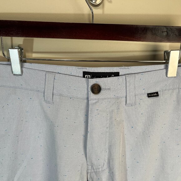 Travis Mathew Men's light blue w/ dots flat front Golf Shorts 30 10" inseam - Picture 1 of 5